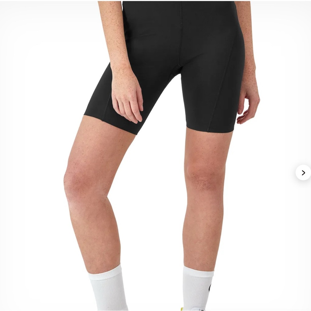 NWT Absolute Lift Bike Shorts, C Logo, 8"
#M6839 size L